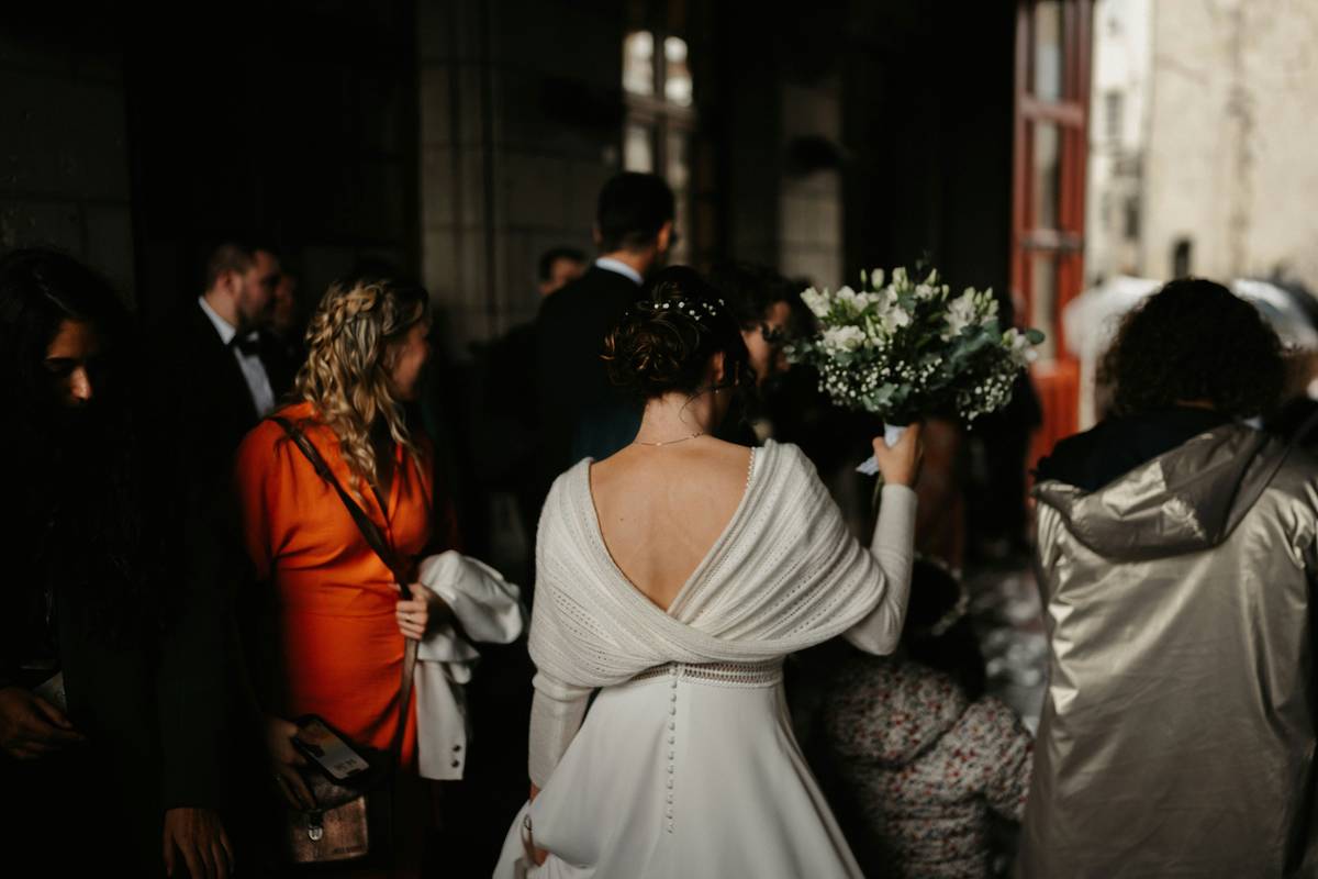 Wedding Hair Glamour: Mastering Effortless Updos for Your Big Day
